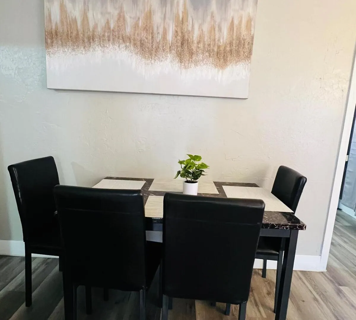 Sparkly Good Place In Downtown Las Vegas Apartment